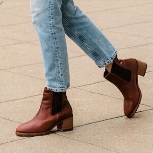 Nisolo Heeled Ankle Chelsea Boot